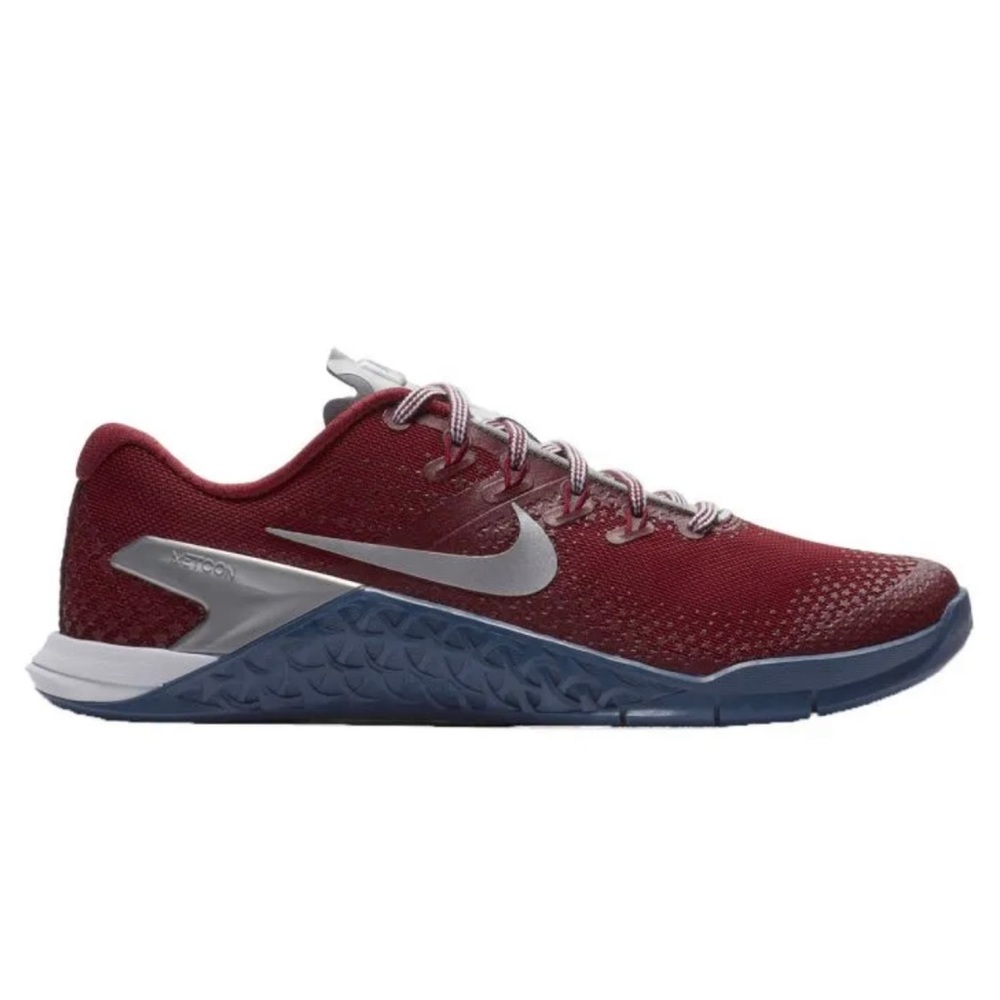 *buy 2 pairs shoes, 2nd pair is 1/2 off* just add to your bundle.
Nike Metcon 4